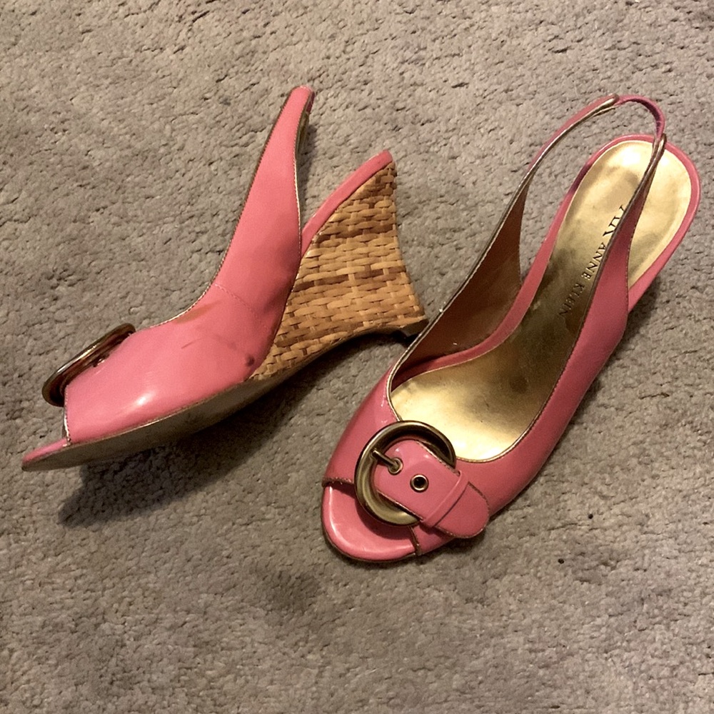 Adorable Anne Klein wedge heels. Pink, gold, woven basket wedge…